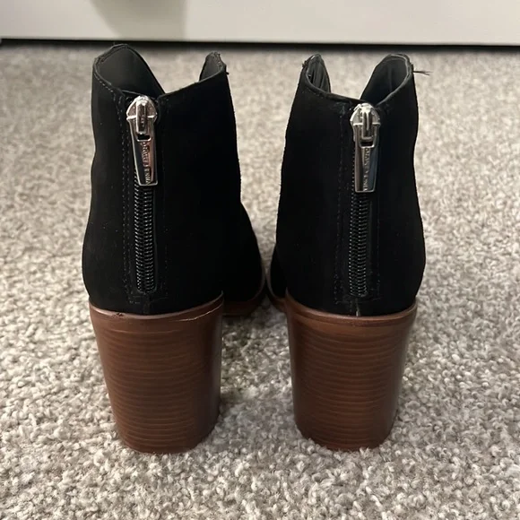 Vince Camuto Wenmina Bootie - Picture 5 of 6